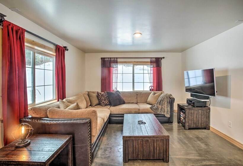 Kettle Falls Home W/ River Valley Mtn Views!