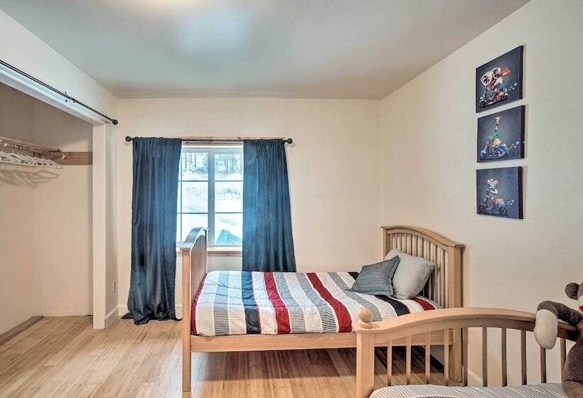 Kettle Falls Home W/ River Valley Mtn Views!