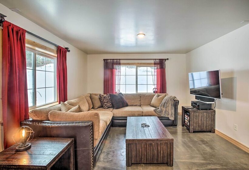 Kettle Falls Home W/ River Valley Mtn Views!