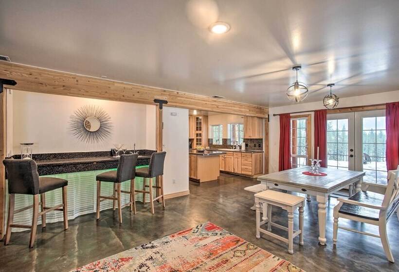 Kettle Falls Home W/ River Valley Mtn Views!