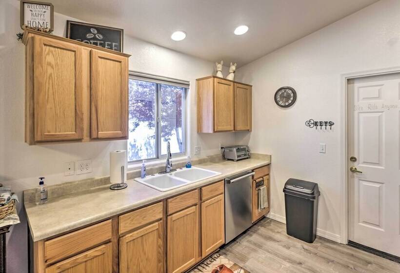 Kid Friendly Kingman Home Near Parks & Dining