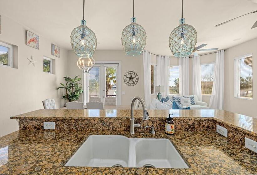 Laguna On Beach Time