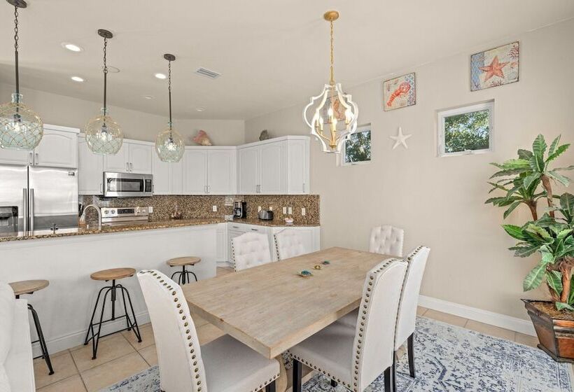 Laguna On Beach Time