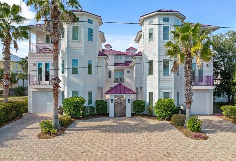 Laguna On Beach Time