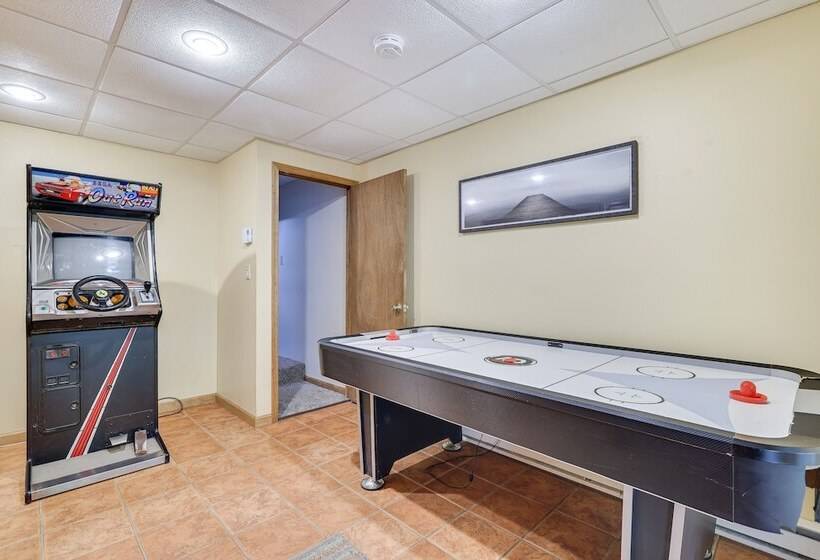 Swim, Hike & Unwind: Resort Cabin In Lake Ariel!