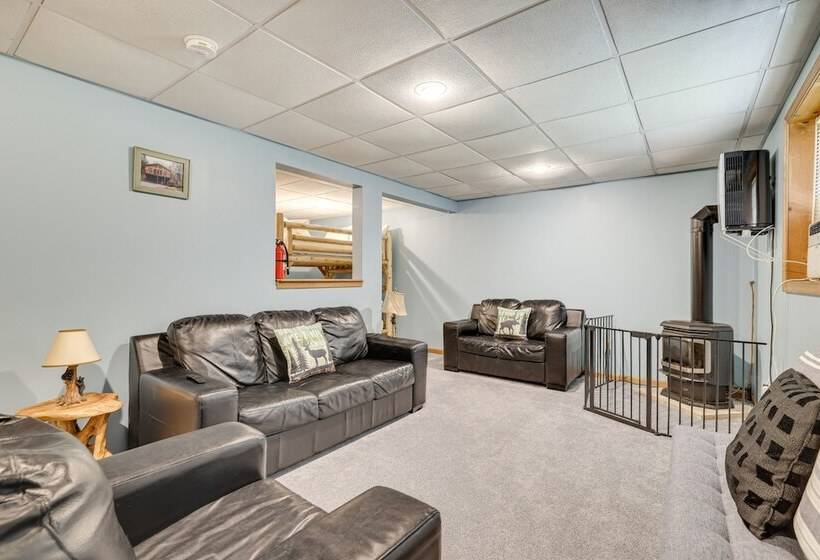 Swim, Hike & Unwind: Resort Cabin In Lake Ariel!