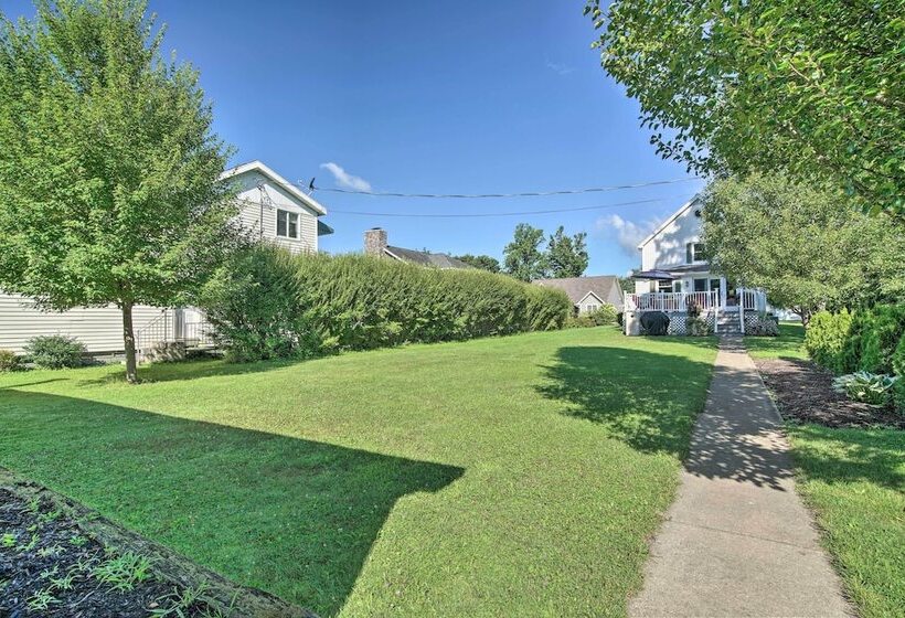 Lake Chautauqua Home < 1/2 Mile To Town & Water