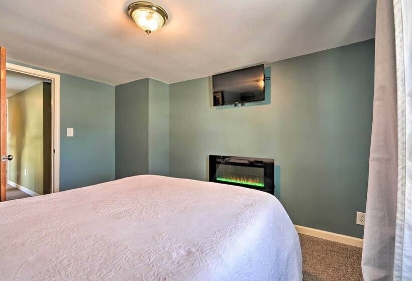 Lake Chautauqua Home < 1/2 Mile To Town & Water