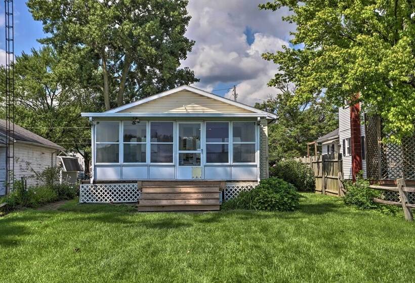 Lake Erie Waterfront Home W/ Sunroom & Yard!