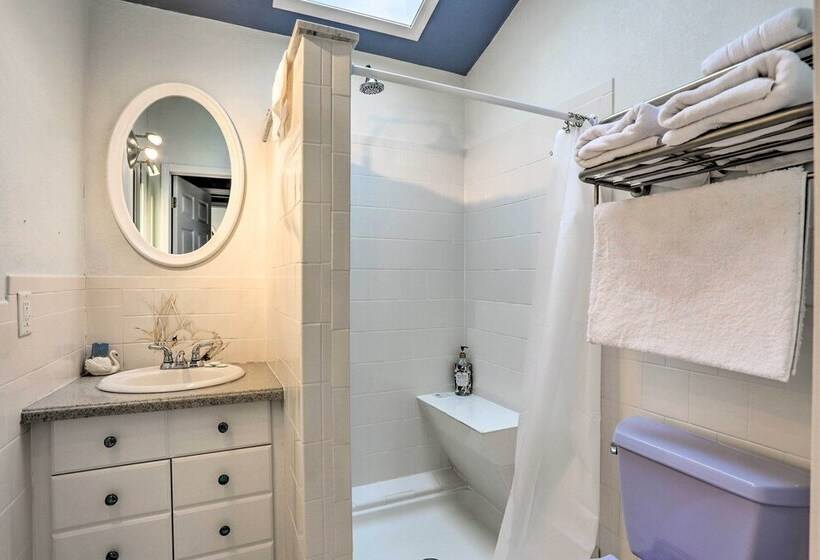 Lake Erie Waterfront Home W/ Sunroom & Yard!