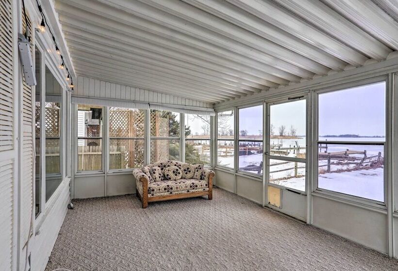 Lake Erie Waterfront Home W/ Sunroom & Yard!
