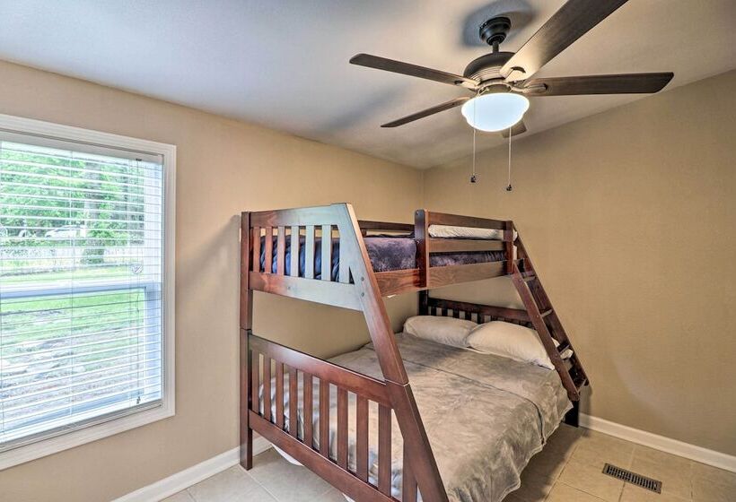 Lake Hamilton Home W/ Dock: 8 Mi To Hot Springs Np