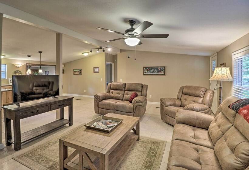 Lake Hamilton Home W/ Dock: 8 Mi To Hot Springs Np