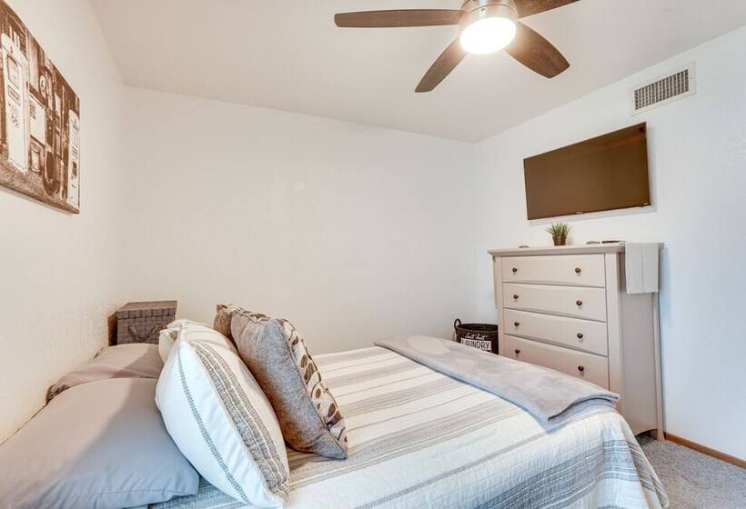 Lake Havasu Home W/ Private Patio & Views!