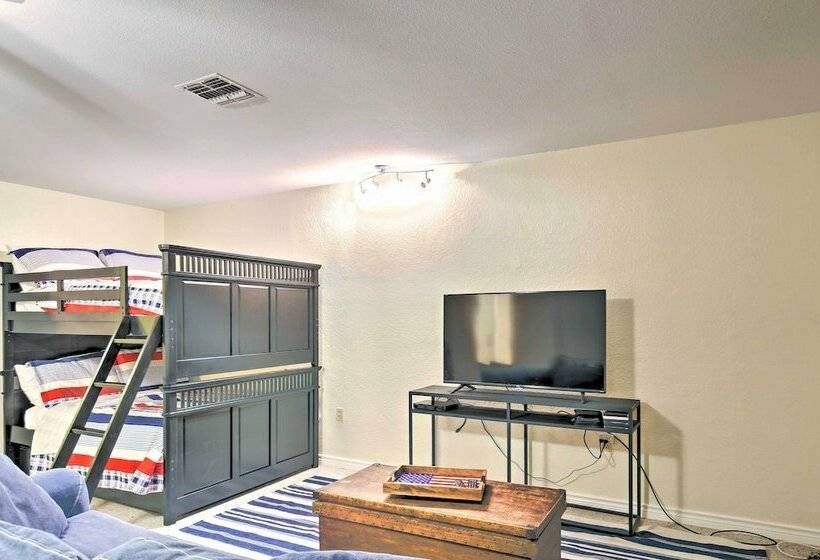 Lake Placid Paradise W/ Dock, Grill & Kayaks!