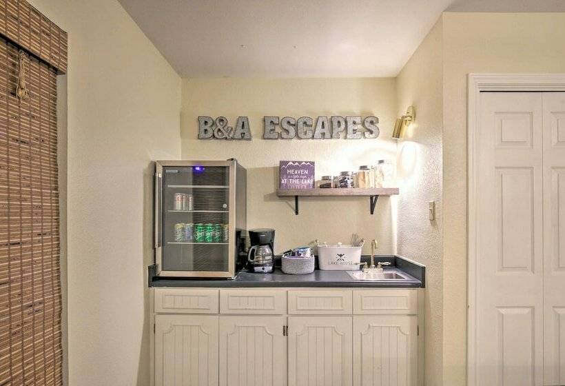 Lake Placid Paradise W/ Dock, Grill & Kayaks!