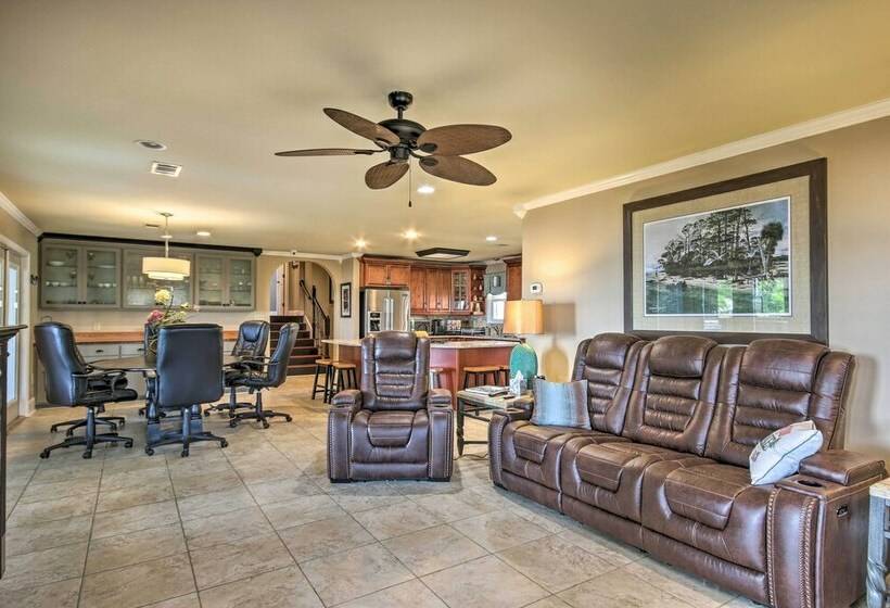 Lakefront Oasis With Deck & Outdoor Kitchen!