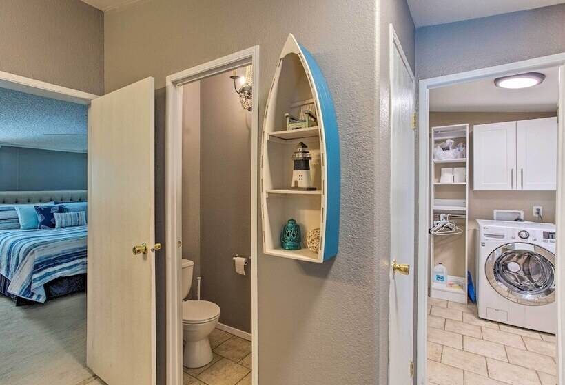 Lakefront Retreat W/ Dock, Bar Hut & Fireplace!