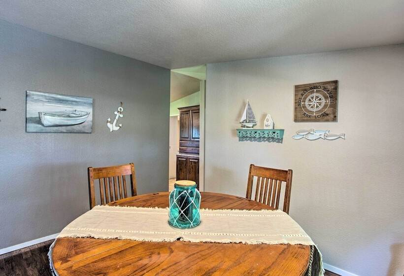 Lakefront Retreat W/ Dock, Bar Hut & Fireplace!