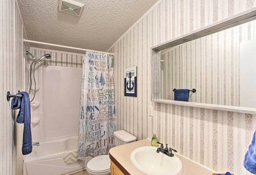 Lakefront Retreat W/ Dock, Bar Hut & Fireplace!