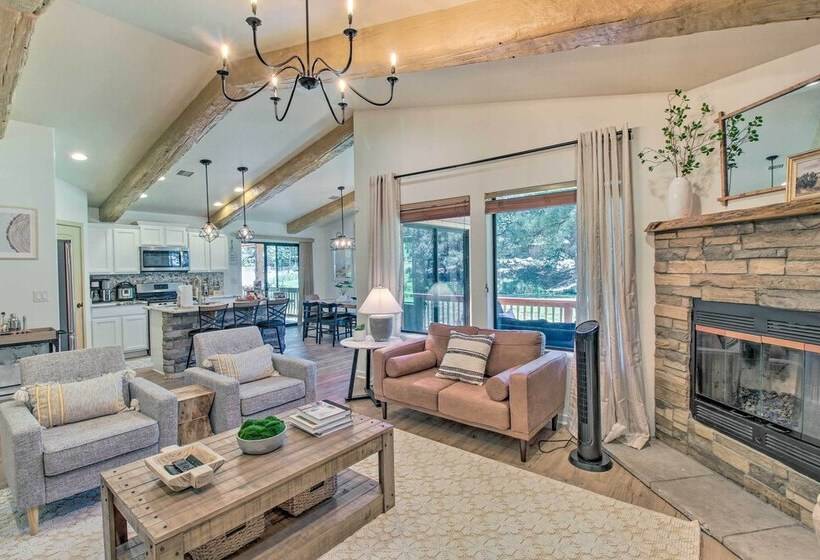 Game Room + Private Dock: Lakeside Cabin!