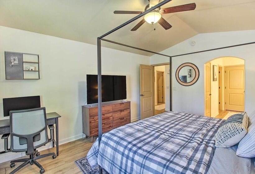 Game Room + Private Dock: Lakeside Cabin!