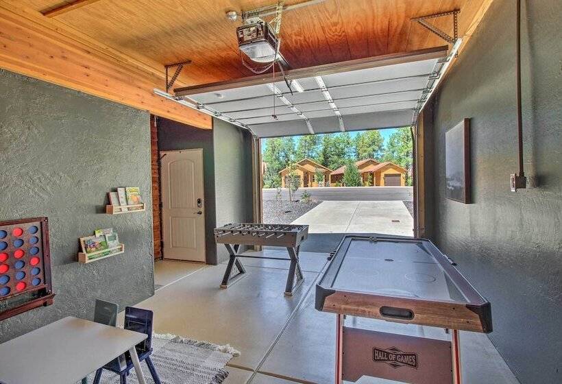 Game Room + Private Dock: Lakeside Cabin!