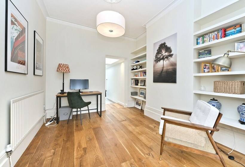 Family Home Near Clapham Common By Underthedoormat