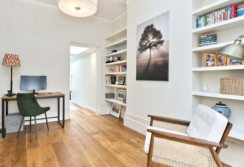 Family Home Near Clapham Common By Underthedoormat