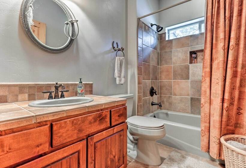 < 3 Mi To Pinetop Country Club: Luxe Cabin W/ Deck