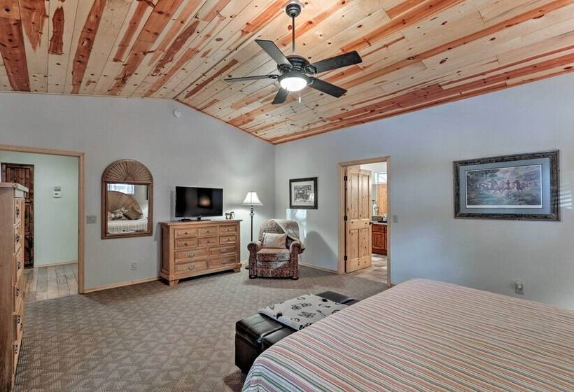 < 3 Mi To Pinetop Country Club: Luxe Cabin W/ Deck