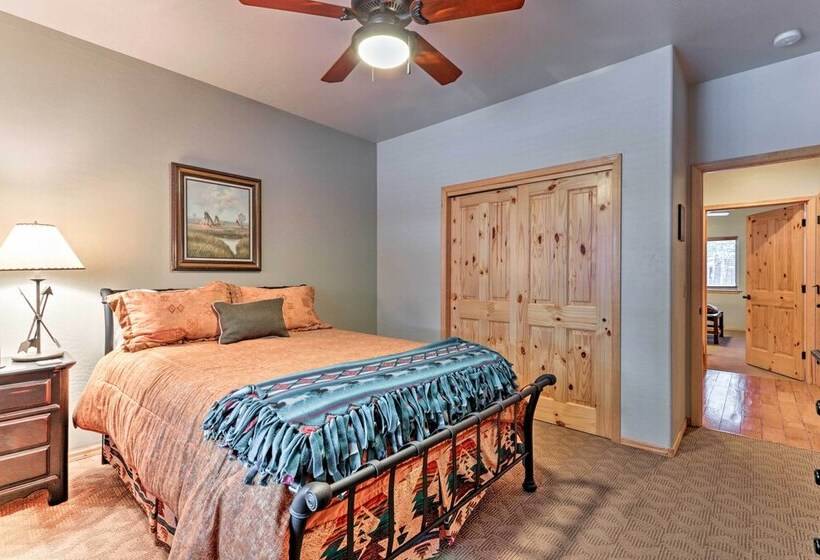 < 3 Mi To Pinetop Country Club: Luxe Cabin W/ Deck