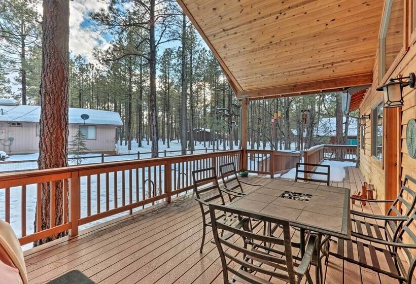 < 3 Mi To Pinetop Country Club: Luxe Cabin W/ Deck
