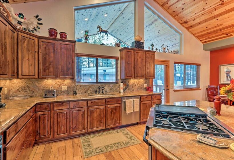 < 3 Mi To Pinetop Country Club: Luxe Cabin W/ Deck