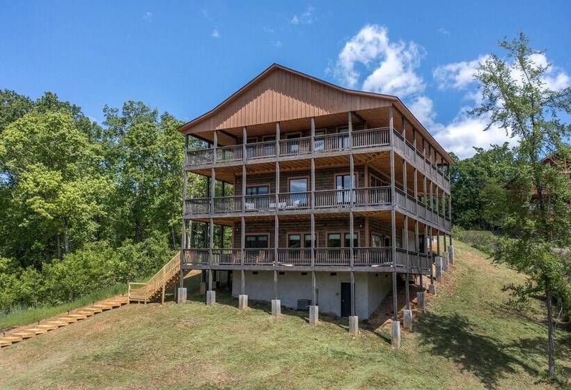 Pet Friendly Cabin Hot Tub, Games & Fishing Pond