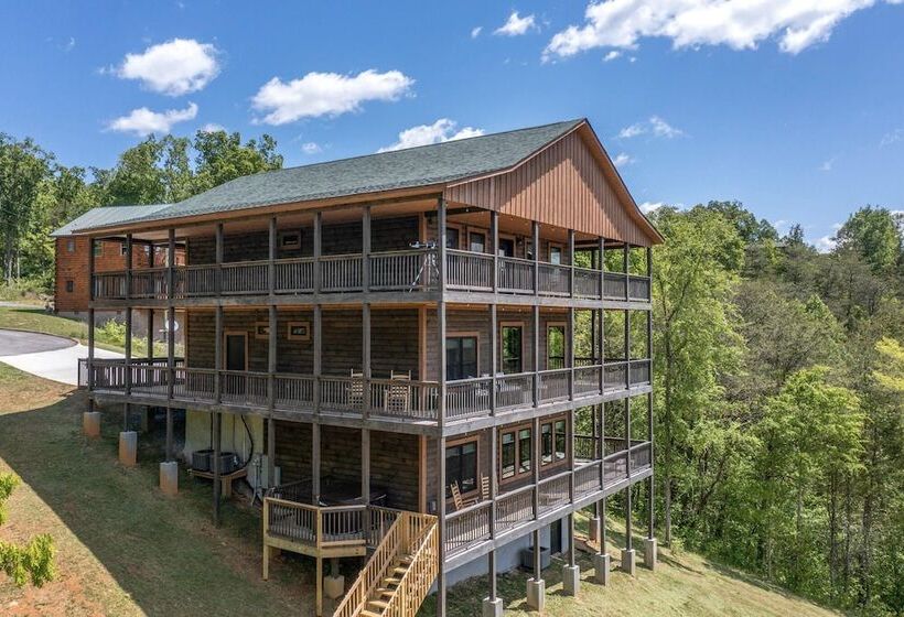 Pet Friendly Cabin Hot Tub, Games & Fishing Pond