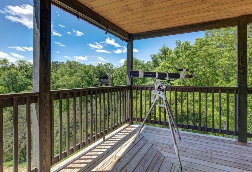 Pet Friendly Cabin Hot Tub, Games & Fishing Pond