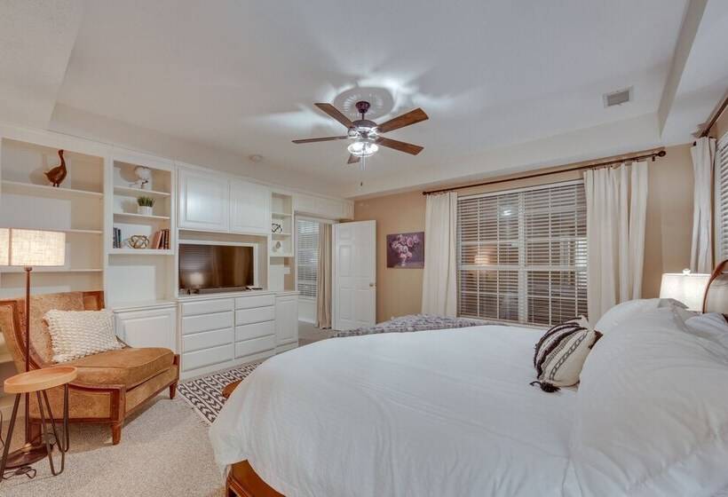 Lovely Hawkins Home W/ Patio & Hangar Garage!