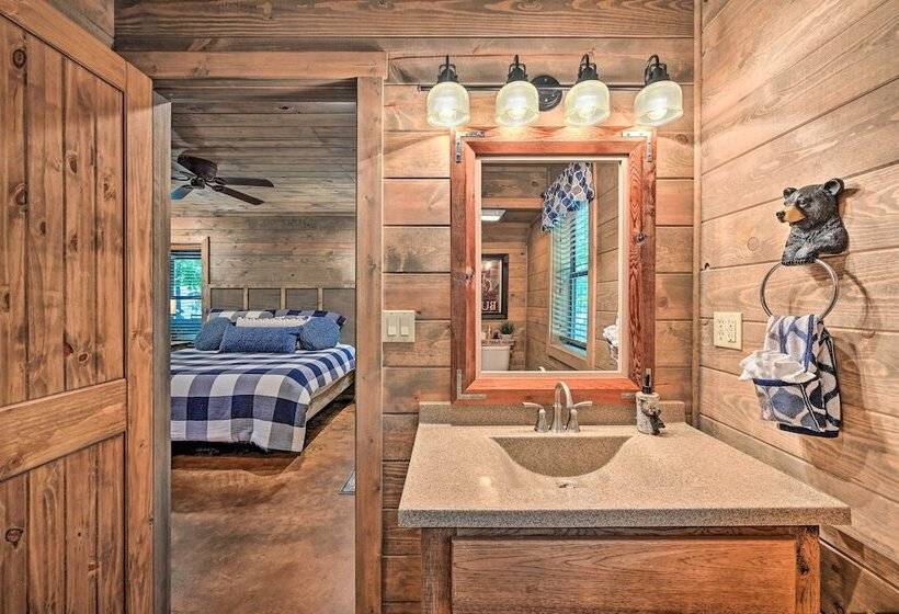 Luxe Broken Bow Cabin W/ Tesla Charging Station