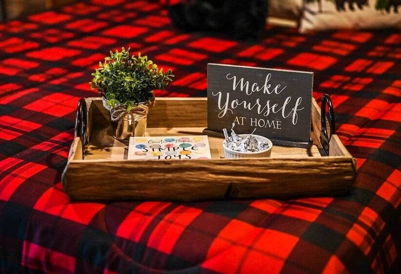 Luxe Broken Bow Cabin W/ Tesla Charging Station