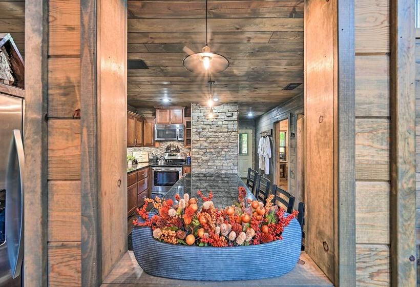 Luxe Broken Bow Cabin W/ Tesla Charging Station