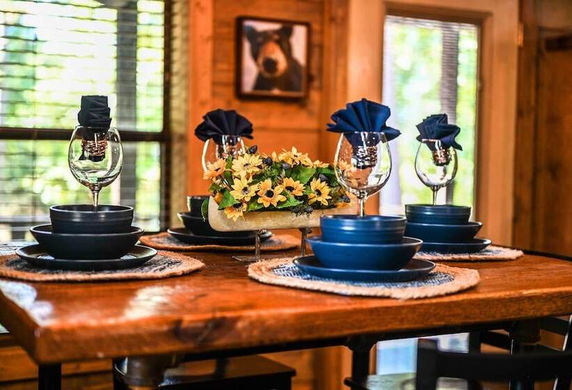 Luxe Broken Bow Cabin W/ Tesla Charging Station