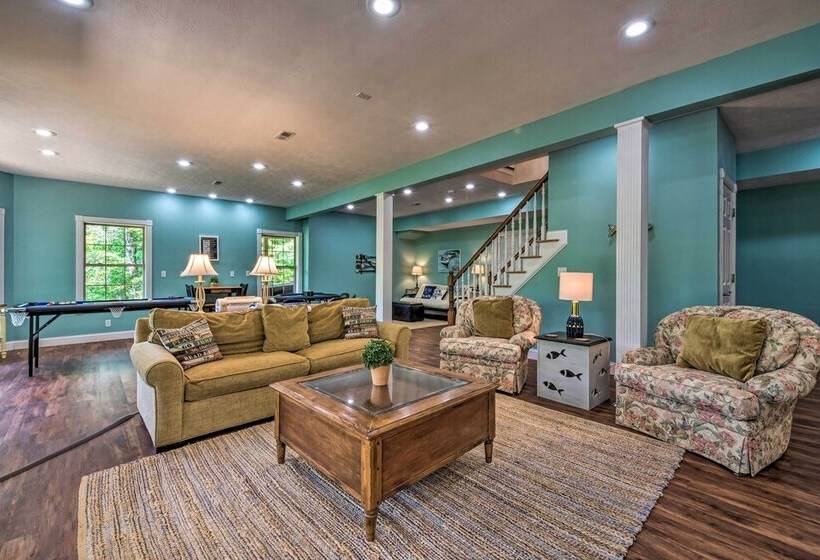 Luxe Lake Cumberland Retreat W/ Decks On 1 Acre!