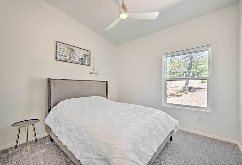 Mtn Views & Gas Fire Pit: Luxe Pine Escape!