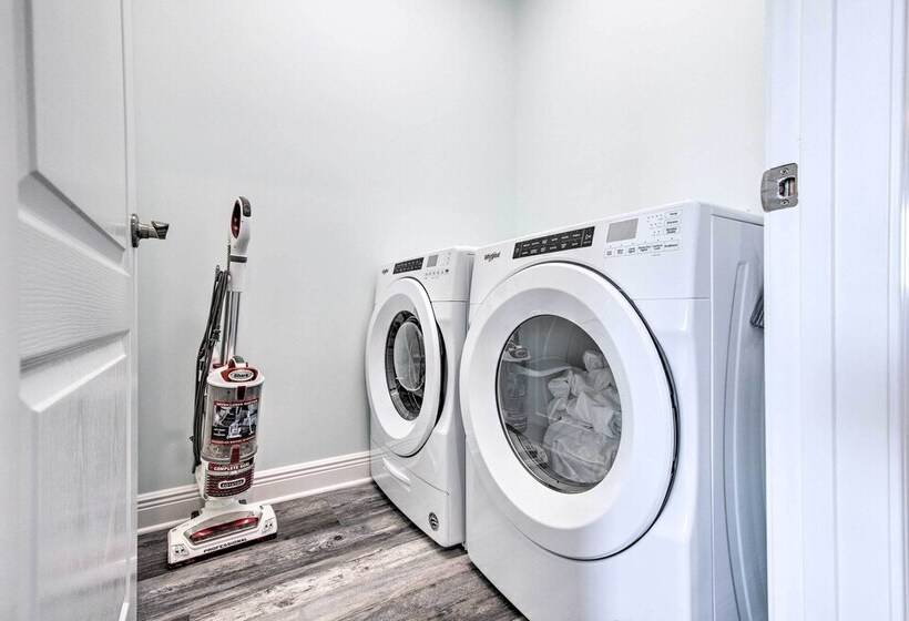 Luxe Stilted Home W/ Kayaks: Walk To Beach