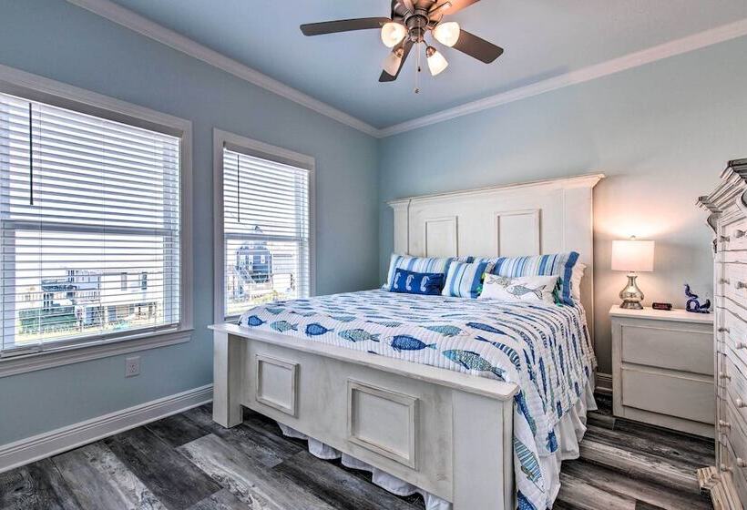 Luxe Stilted Home W/ Kayaks: Walk To Beach