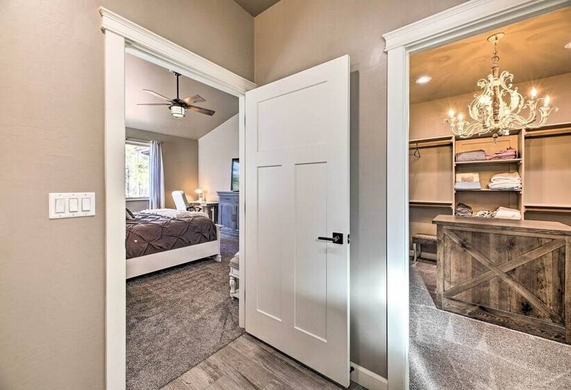 Luxe Cabin W/ Deck & Fenced Yard In Lakeside!