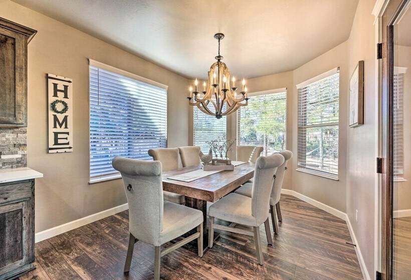 Luxe Cabin W/ Deck & Fenced Yard In Lakeside!