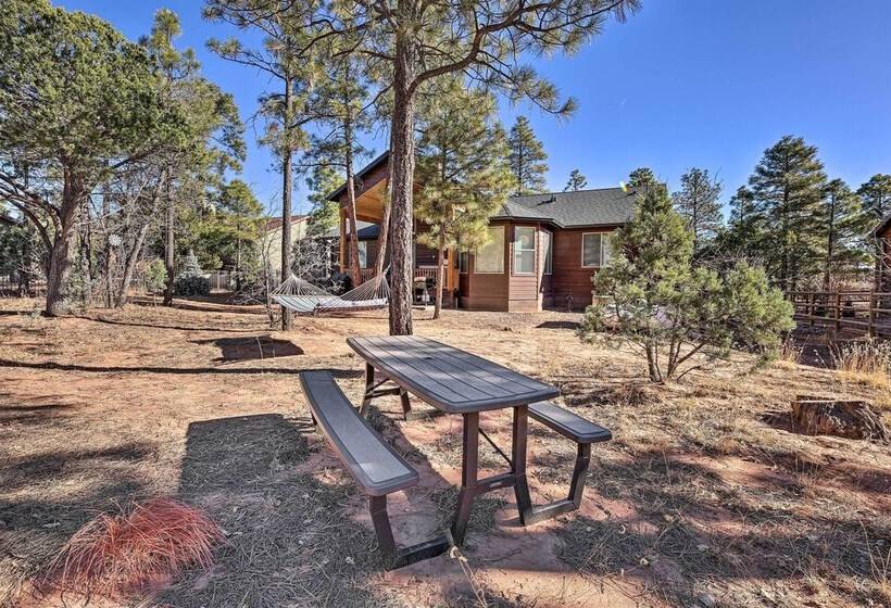 Luxe Cabin W/ Deck & Fenced Yard In Lakeside!