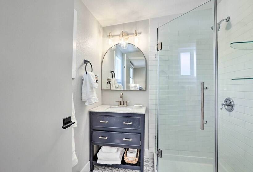 Midtown Reno Oasis W/ Private Hot Tub & Fire Pit